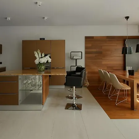 Apartament House-tom / Robocza 39 아파트